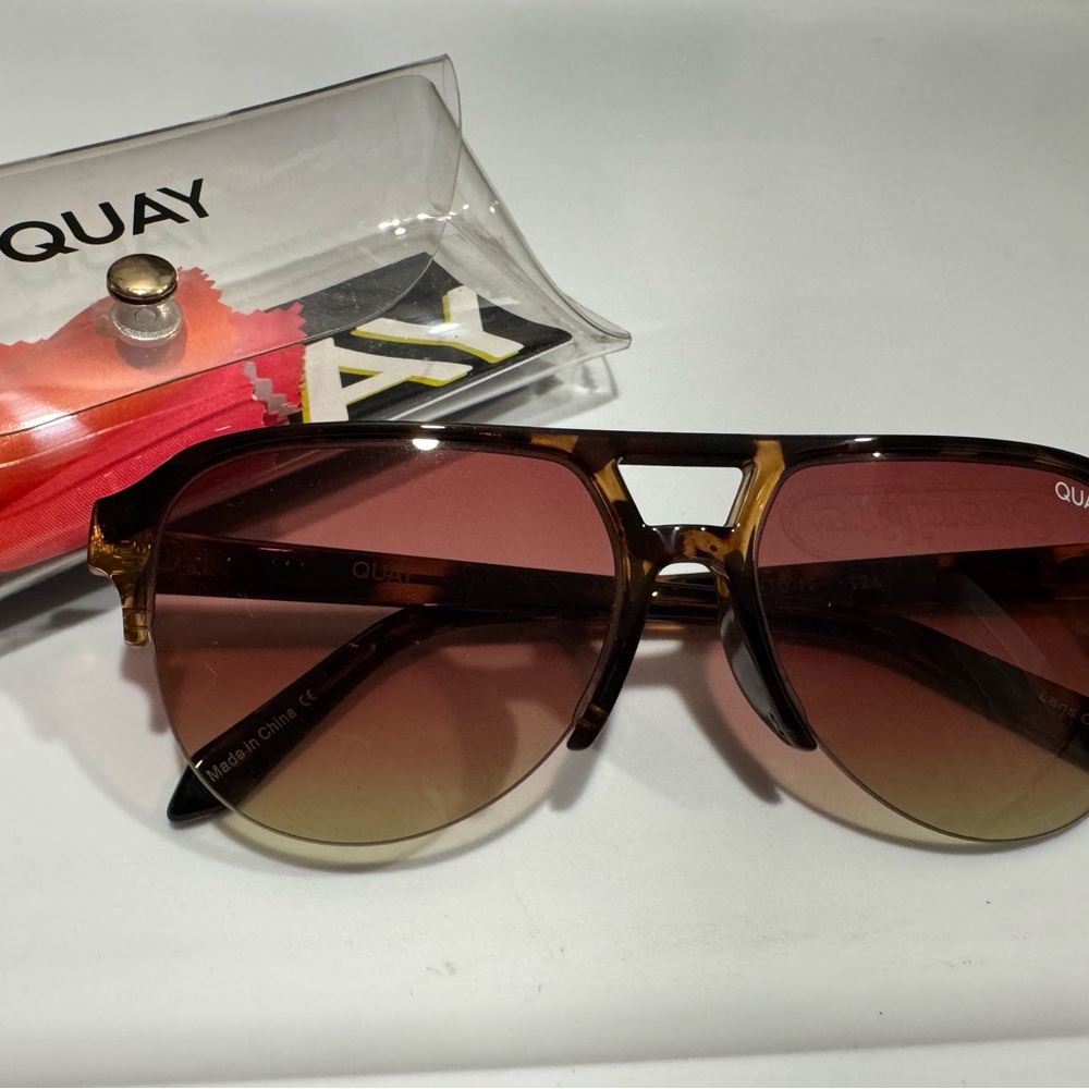 Quay Australia - Into it w case - Picture 7 of 9